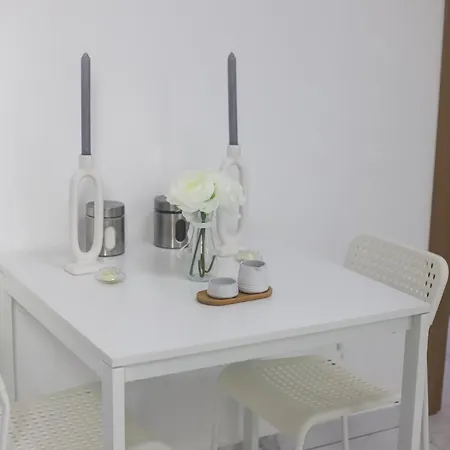 Гостевой дом Modern Bedroom With Own Bathroom And Balcony Area St Julians - 3 Mins Seafront - Shared Common Area 3*
