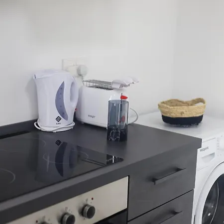 Modern Bedroom With Own Bathroom And Balcony Area St Julians - 3 Mins Seafront - Shared Common Area San Ġiljan