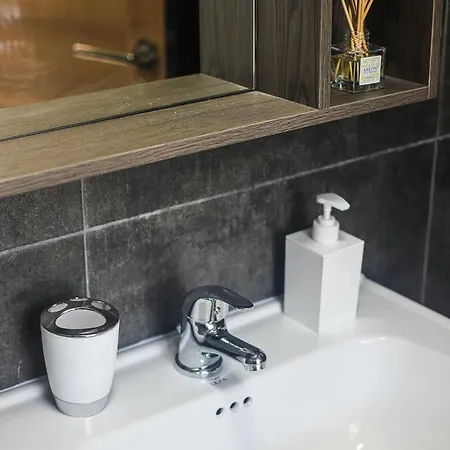 Modern Bedroom With Own Bathroom And Balcony Area St Julians - 3 Mins Seafront - Shared Common Area San Ġiljan