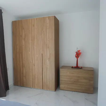 Modern Bedroom With Own Bathroom And Balcony Area St Julians - 3 Mins Seafront - Shared Common Area San Ġiljan