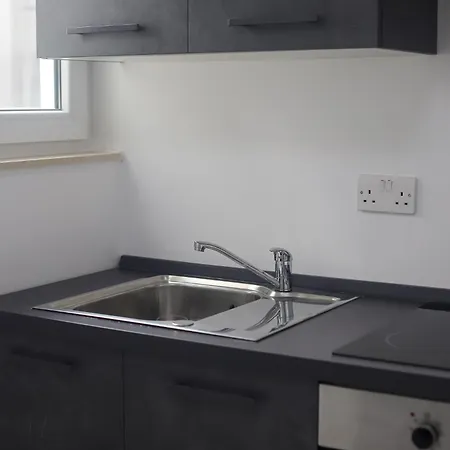Modern Bedroom With Own Bathroom And Balcony Area St Julians - 3 Mins Seafront - Shared Common Area Pensiune