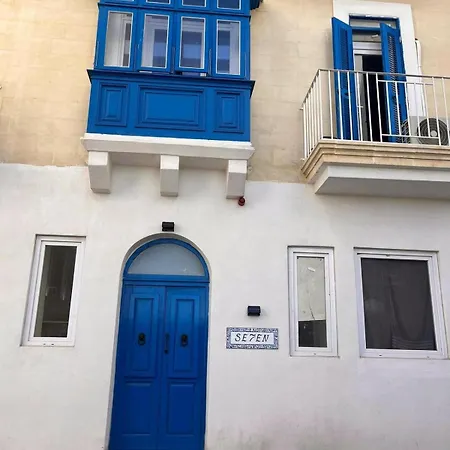 Modern Bedroom With Own Bathroom And Balcony Area St Julians - 3 Mins Seafront - Shared Common Area 3* St. Julian's